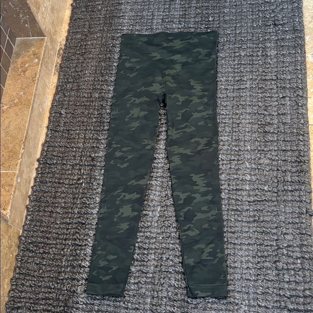 Ladies Spanx leggings